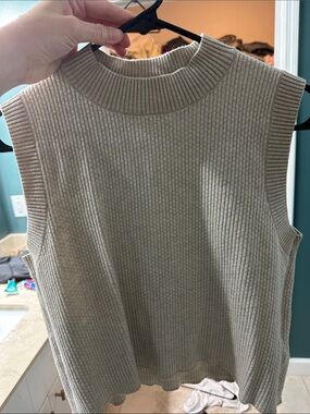 Rachel Zoe Sleeveless Ribbed Crewneck Sweater Vest in Light Beige